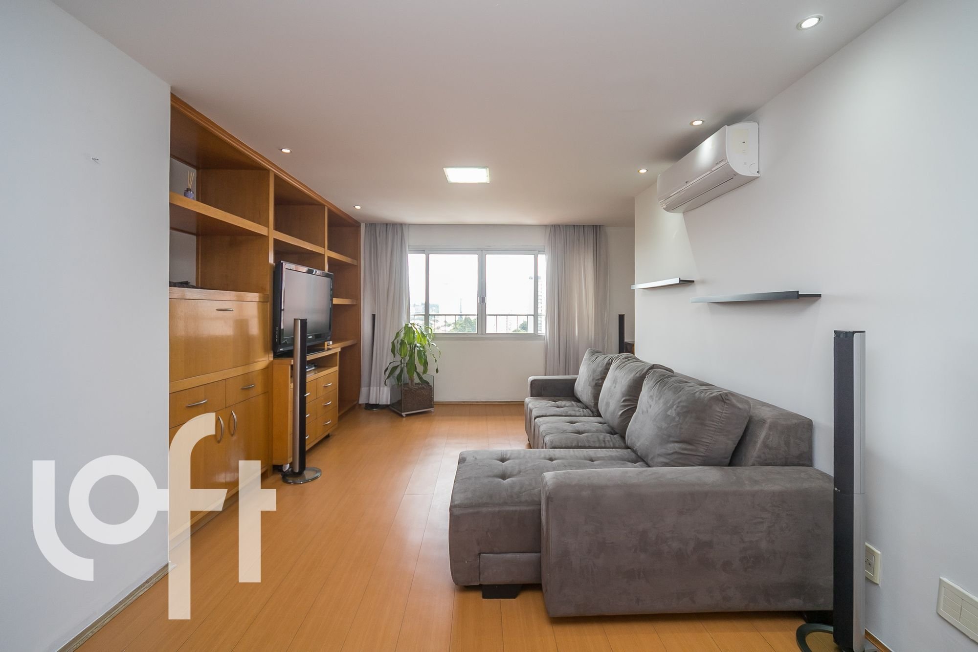 Apartamento para Venda por R$760.000,00 com 77m², 2 dormitórios e 1 vaga - Vila olímpia, São paulo / SP