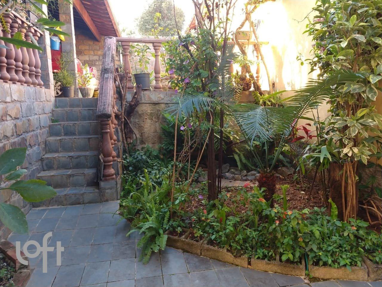 Casa com 4 quartos — Ouro Preto, Belo Horizonte