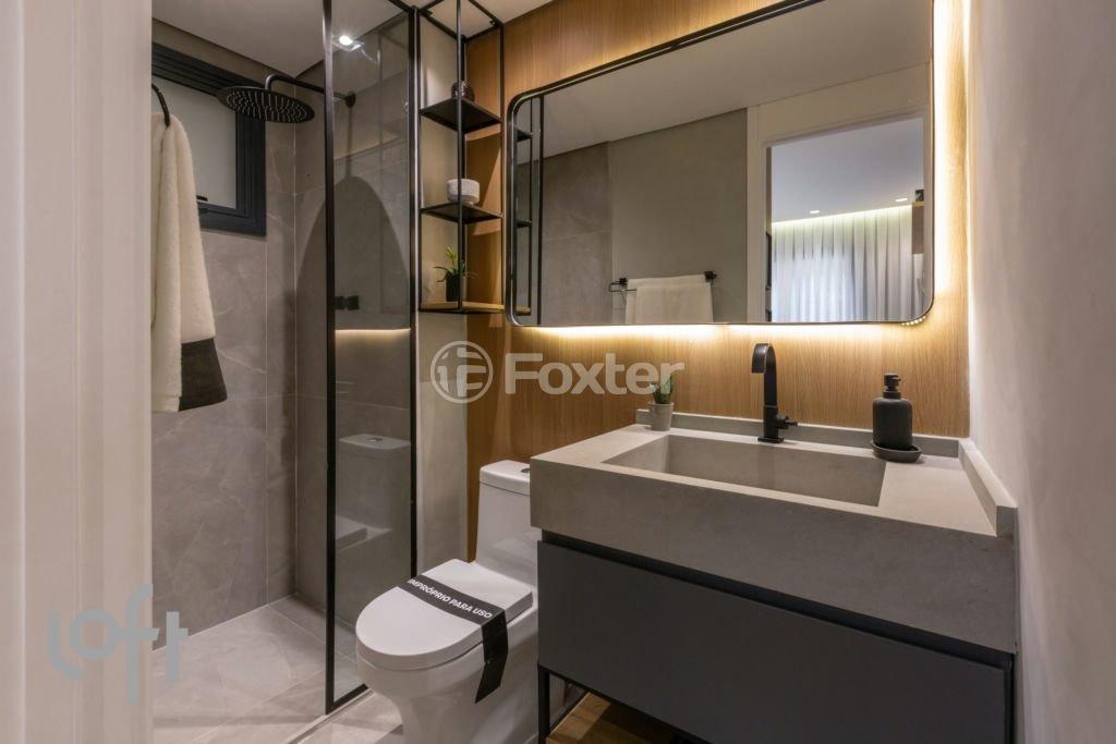 banheiro-moderno-com-chuveiro-e-pia-de-concreto