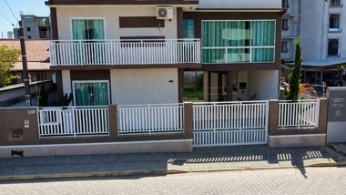 house em Rua Rio Grande do Sul, Itacolomi - Balneário Piçarras - SC