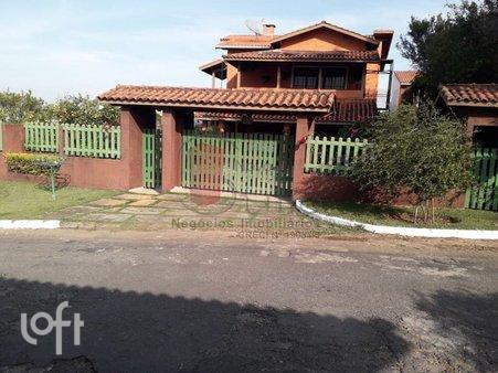 Alameda Das Rosieras - facade01.jpg