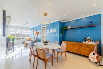 apartment em Rua Professor Freitas Cabral, Jardim Botânico - Porto Alegre - RS