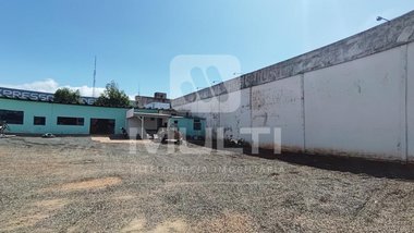 commercial_building em Rua Paraiba, Marta Helena - Uberlândia - MG