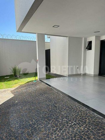 house em Rua Santa Albertina, Laranjeiras - Uberlândia - MG