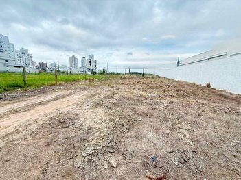 land_lot em Avenida Pedro Zapelini, Recife - Tubarão - SC