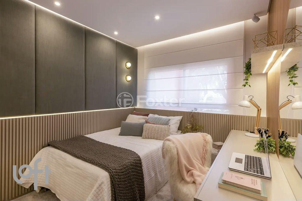 quarto-moderno-com-cama-de-casal-e-janela-com-cortinas