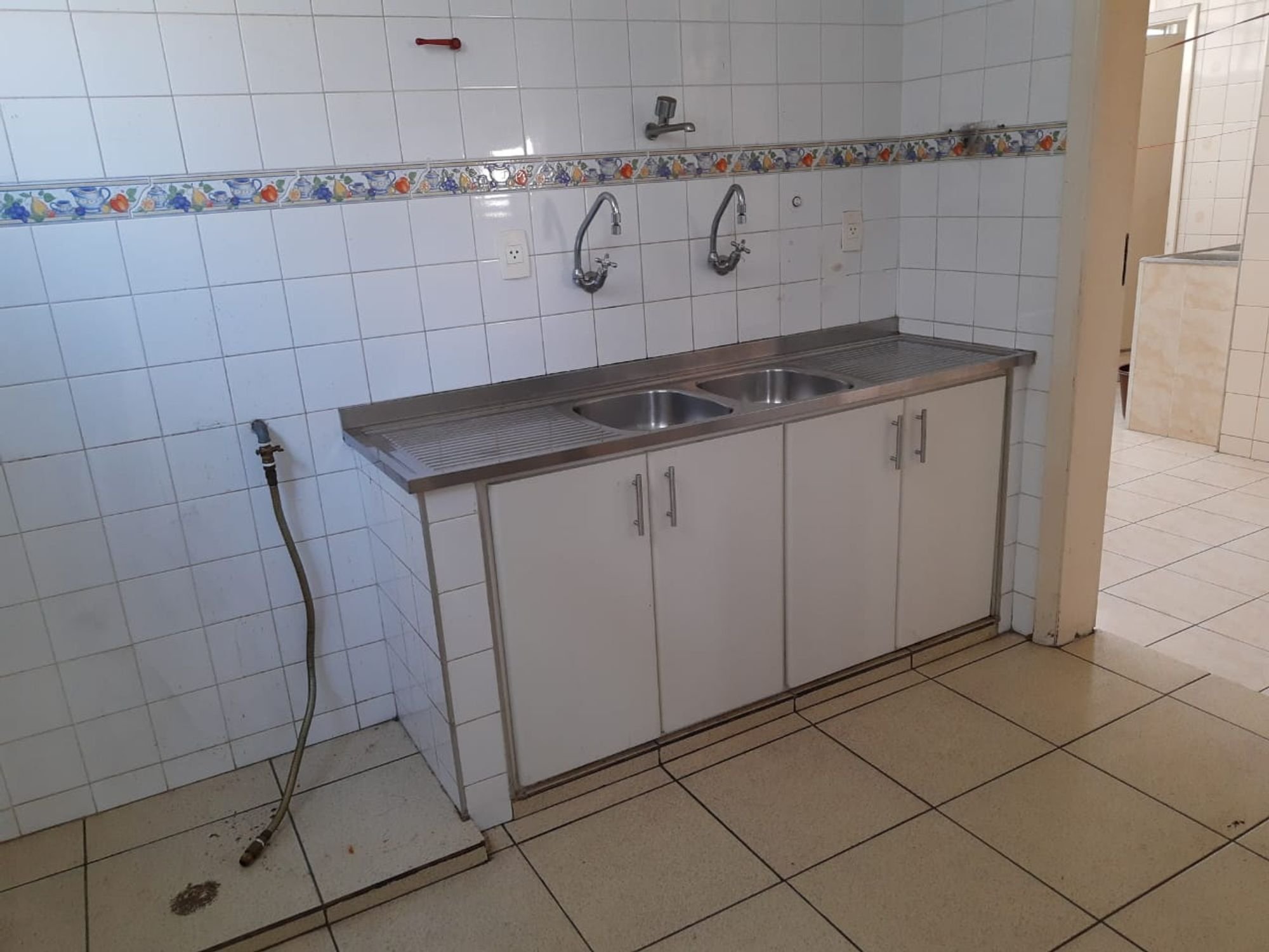 Apartamento para Venda por R$2.400.000,00 com 270m², 3 dormitórios e 2 vagas - Higienópolis, São paulo / SP