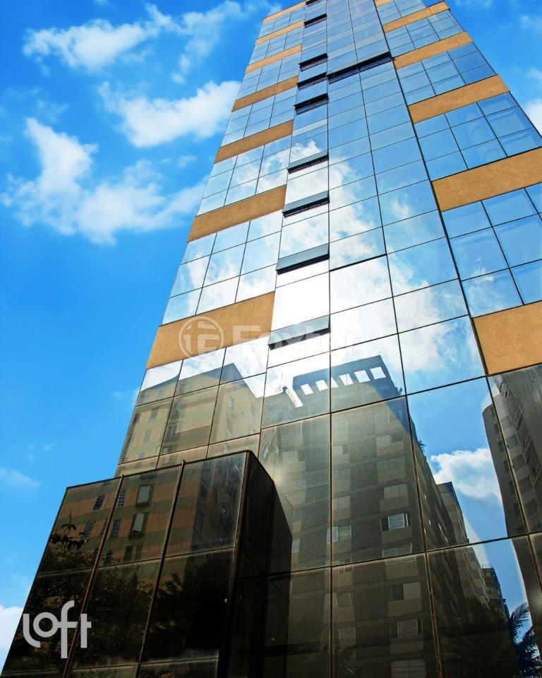 fachada-moderna-com-reflexos-do-ceu