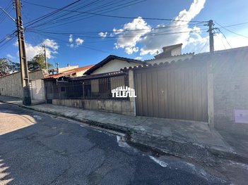 house em Praça das Rosas, Pinheiros - Varginha - MG