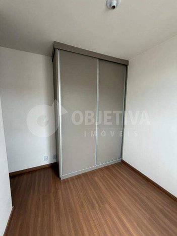 apartment em Avenida Vereador Carlito Cordeiro, Laranjeiras - Uberlândia - MG