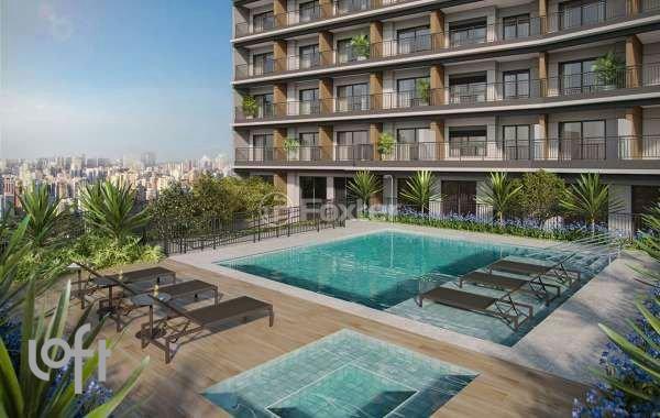 area-de-lazer-com-piscina-e-deck-de-madeira