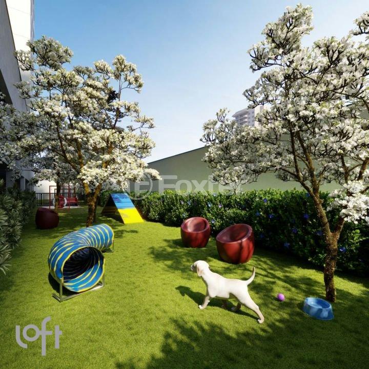 area-de-lazer-pet-com-grama-e-brinquedos