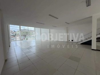 business em Avenida Rondon Pacheco, Morada da Colina - Uberlândia - MG