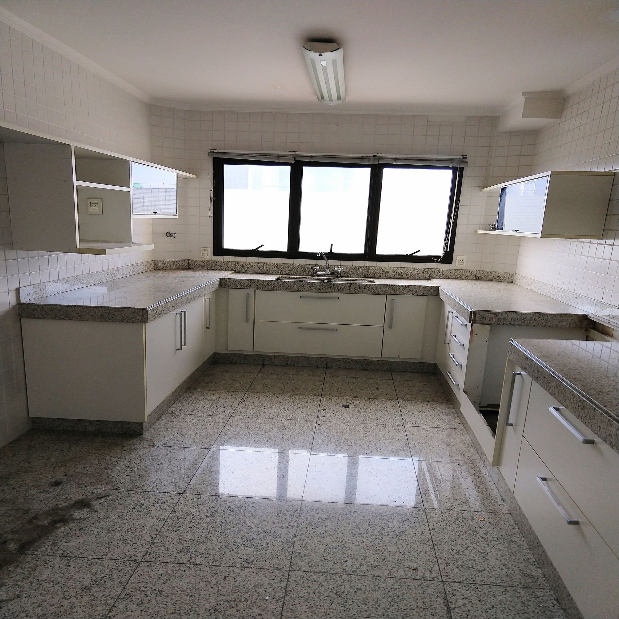 Apartamento para Venda por R$990.000,00 com 250m², 4 dormitórios e 4 vagas - Vila andrade, São paulo / SP