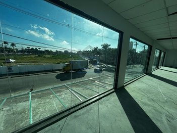 business em Avenida Ubirajara Keutenedjian, Mirim - Praia Grande - SP