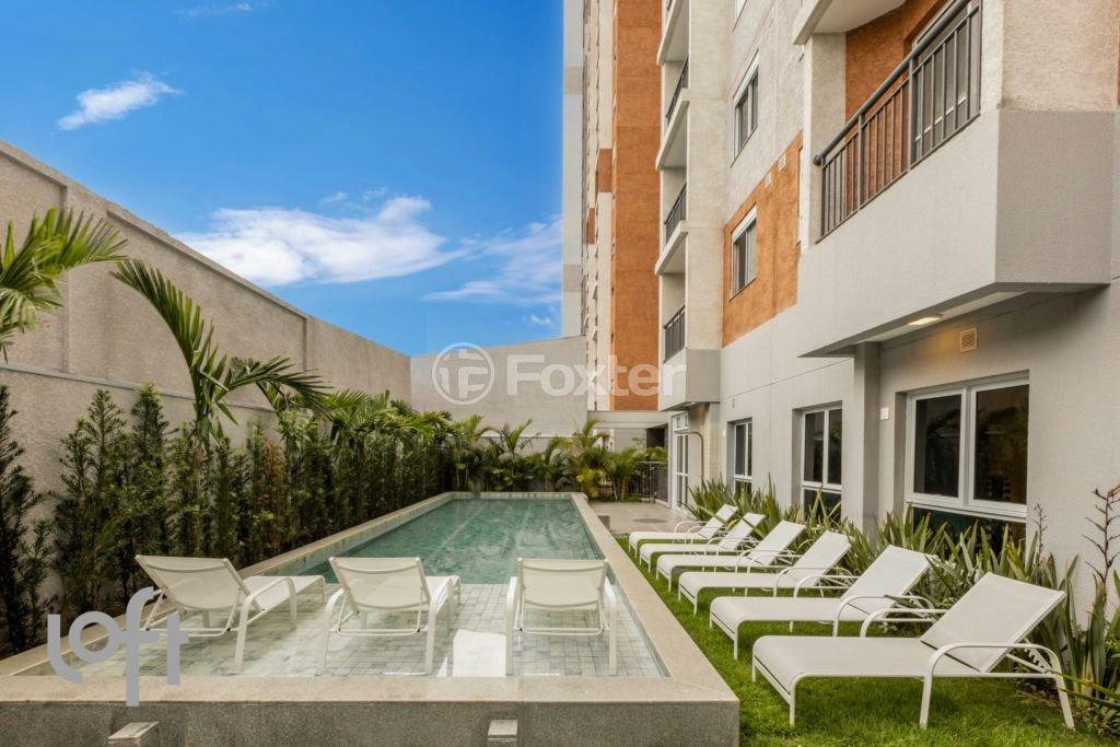 area-de-lazer-com-piscina-e-deck.jpeg