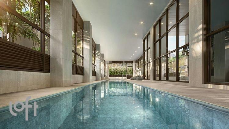 piscina-interna-e-janelas-amplas