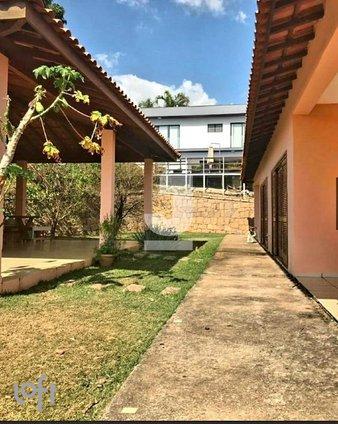 Alameda dos Flamboyants - facade04.jpg