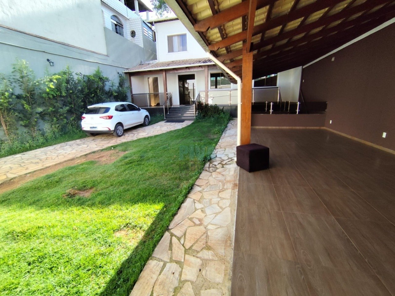 Casa com 4 quartos — Alto Caiçaras, Belo Horizonte