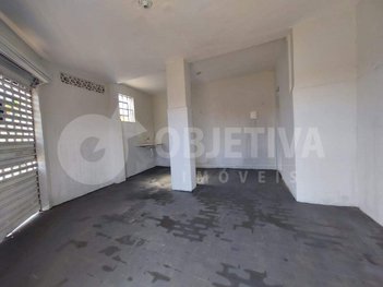 business em Rua Rubens Chaves, Presidente Roosevelt - Uberlândia - MG