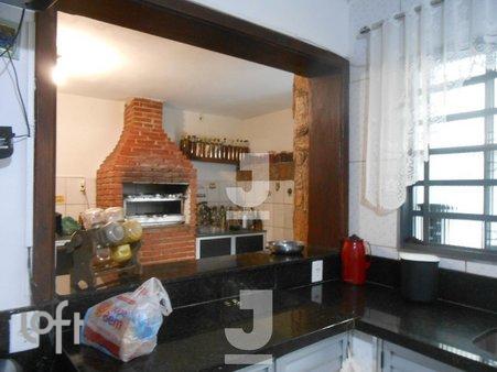 Rua Pedro Pacetta - facade01.jpg