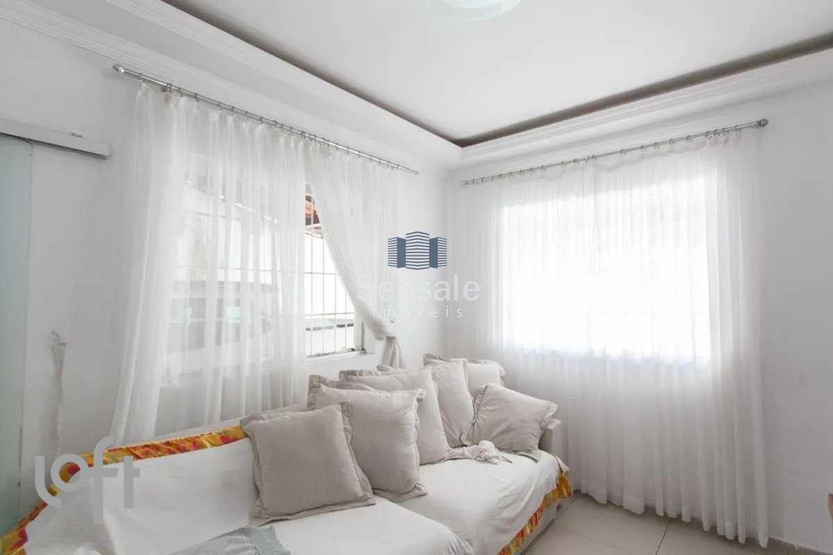 Casa com 4 quartos — Santa Mônica, Belo Horizonte