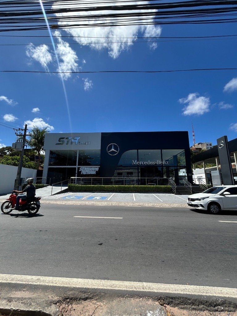 Vista da frente do imóvel.