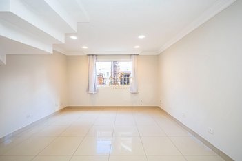 house em Rua Ildefonso Stockler de França, Novo Mundo - Curitiba - PR