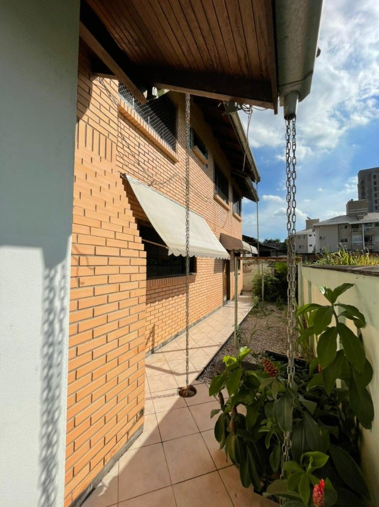 ÁREA FUNDOS