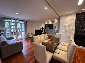 apartment em Avenida Senador Roberto Cockrane Simonsen, Jardim Alpestre - Campos do Jordão - SP