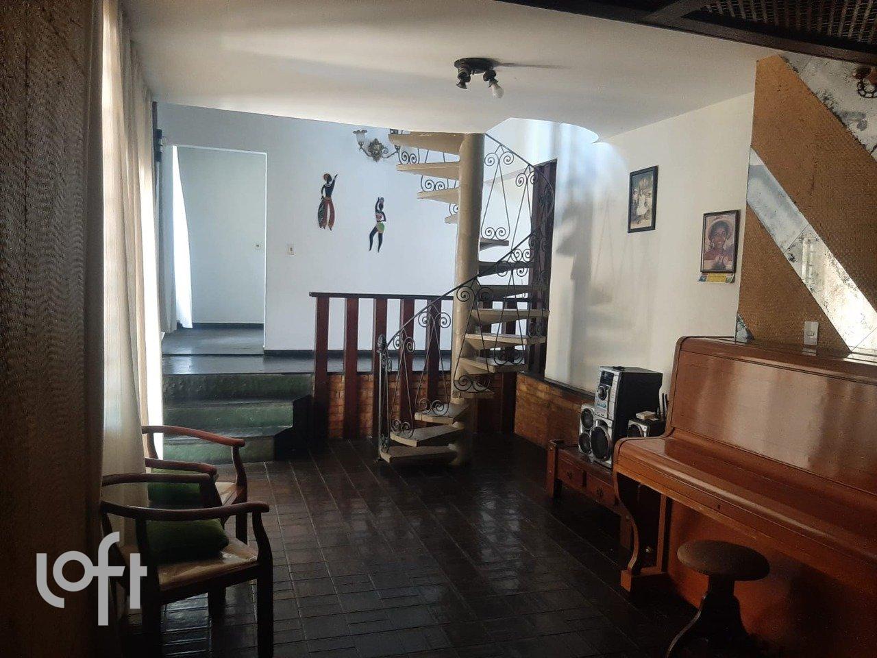Casa com 5 quartos — Nova Granada, Belo Horizonte