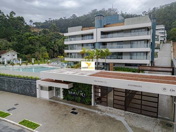 apartment em Estrada Haroldo Soares Glavan, Cacupé - Florianópolis - SC