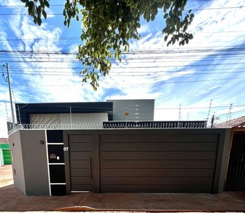 house em Rua Lilian Silva Salina, Conjunto Residencial Recanto dos Rouxinóis - Campo Grande - MS