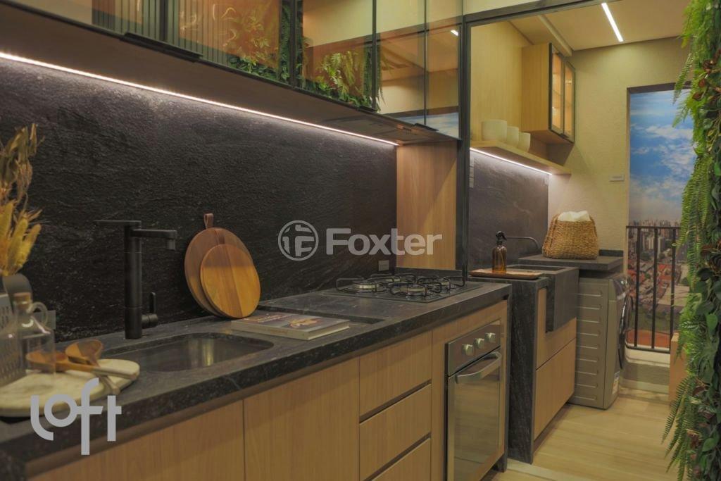 cozinha-moderna-com-ilha-e-armarios-de-madeira-clara.jpeg