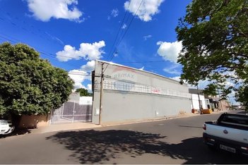 industrial em Avenida São Paulo, Vila Guararapes - Lins - SP