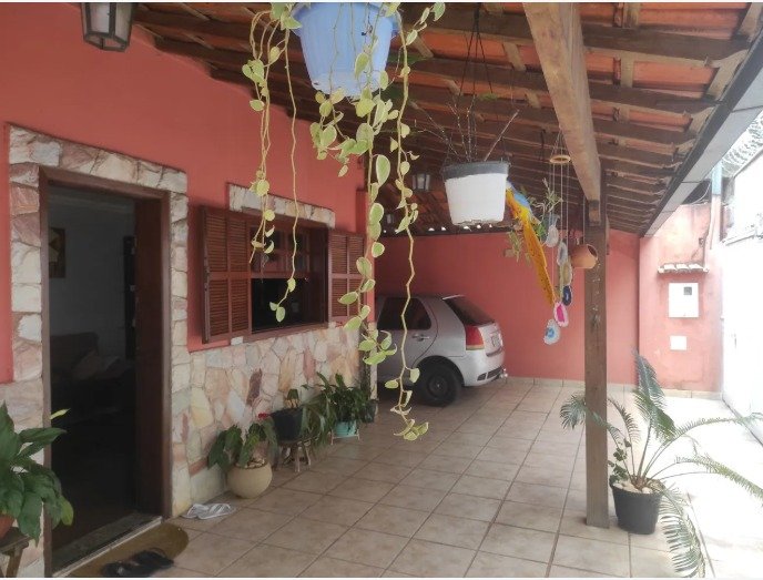 Casa com 4 quartos — Floramar, Belo Horizonte