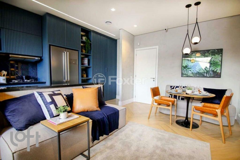 sala-de-estar-moderna-e-aconchegante-com-sofa-bege-e-decoracao-neutra