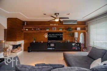 house em Avenida General Barreto Viana, Chácara das Pedras - Porto Alegre - RS