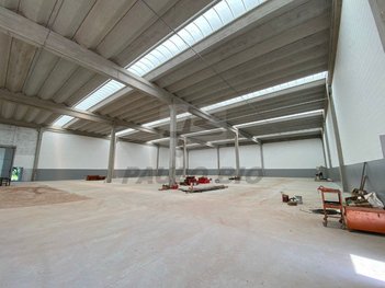 industrial em Ruzzi, Sertãozinho - Mauá - SP