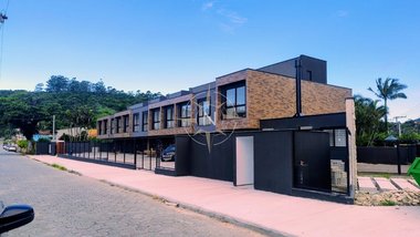 house em Rua Leonel Pereira, Cachoeira do Bom Jesus - Florianópolis - SC
