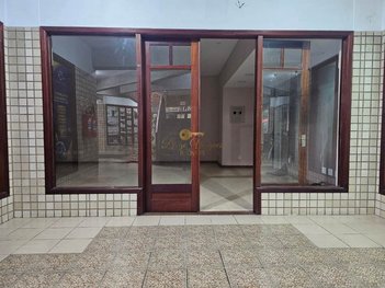 business em Rua Francisco Sá, Várzea - Teresópolis - RJ