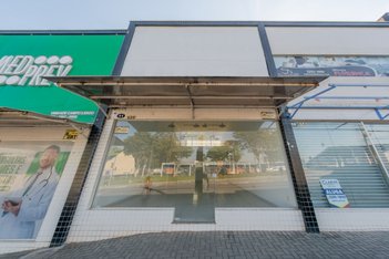 business em Avenida Desembargador Clotário Portugal, Centro - Campo Largo - PR