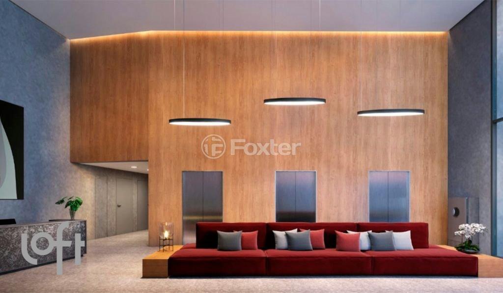 lobby-moderno-com-sofa-vermelho-e-iluminacao-natural