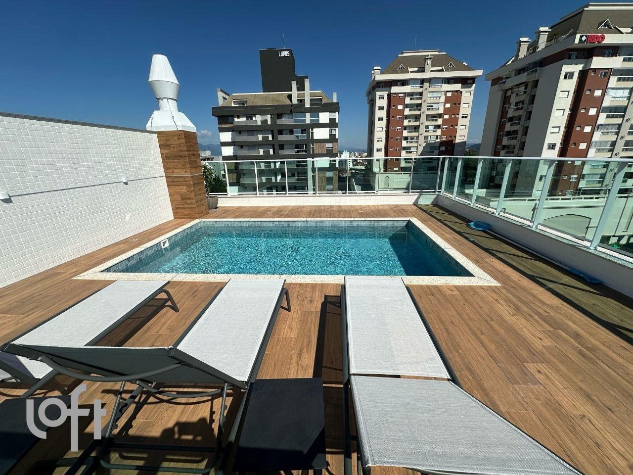 Piscina no ático
