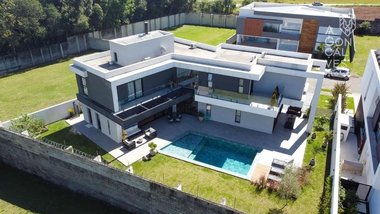 house em Avenida Francisco Gulin, Santa Felicidade - Curitiba - PR