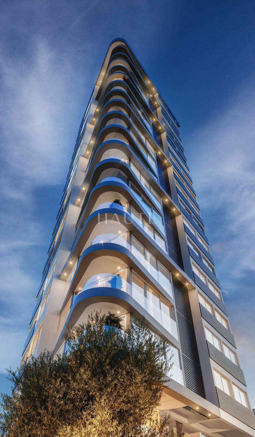 Apartamento 3 dormitórios (1 suíte) com 2 vagas e 138,77 m²
