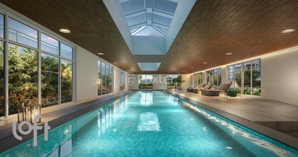 piscina-interna-com-vista-panoramica