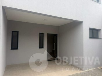 house em Rua Aurea Firmino Zacarias, Novo Mundo - Uberlândia - MG