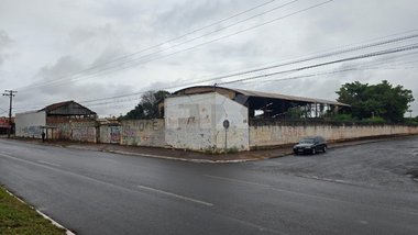 commercial_building em Avenida Doutor Gunter Hans, Guanandi - Campo Grande - MS