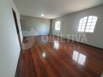 apartment em Rua Vitalino Rezende do Carmo, Saraiva - Uberlândia - MG